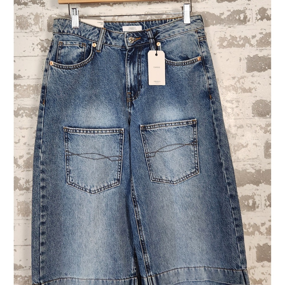 Forever‎ 21 Cargo Jeans Women's 27 Relaxed Fit Straight Leg Medium Wash Denim